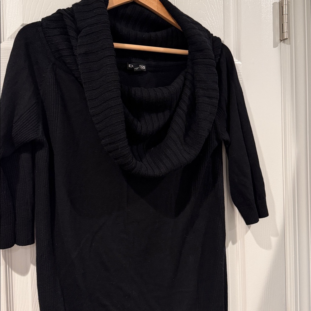 Express Sweater - Picture 2 of 4